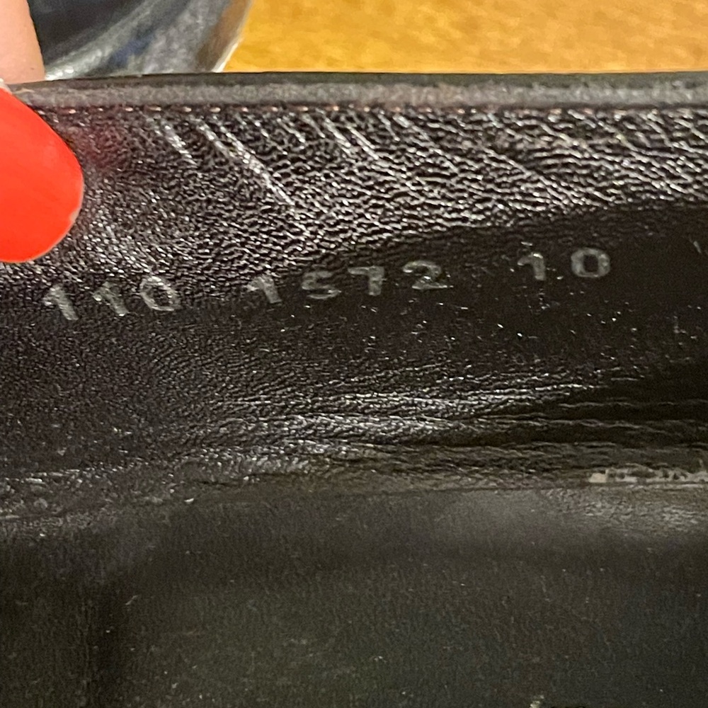 Men's GUCCI classic black leather slip-on loafers. 10D. *EUC* Quiet Luxury - Picture 10 of 13